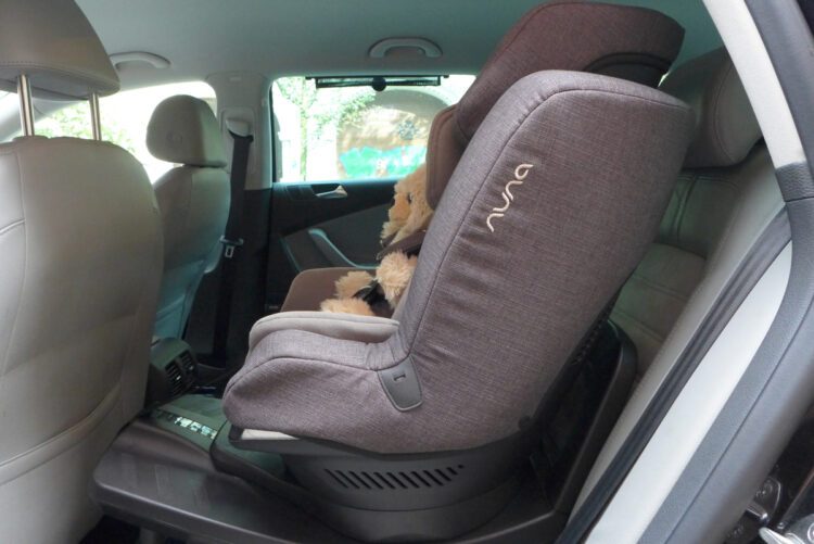 Smart und stahlhart – Kindersitz Nuna REBL plus im Test 6 Der Nuna REBL plus Kindersitz nach vorne gerichtet
