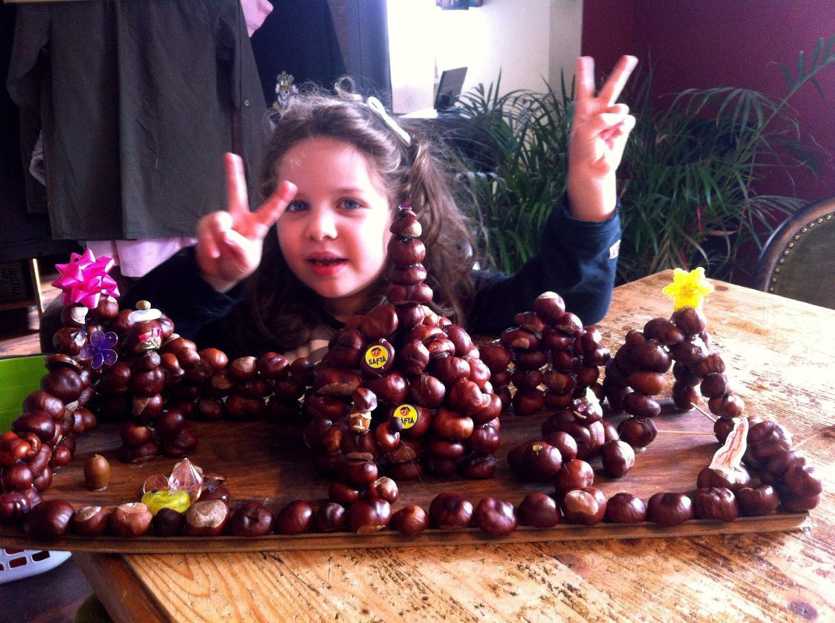 Herbstliches Basteln mit Eicheln und Kastanien - DADDYlicious