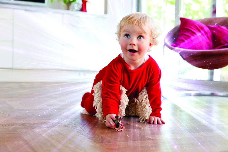 Babies helfen im Haushalt mit dem Babymop 2 1395873 399619273498693 1279177197 n