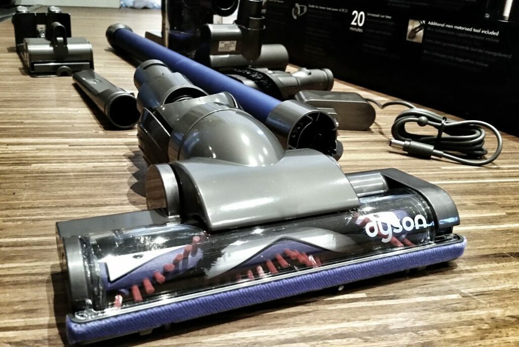 Mit dem Dyson DC45 Animalpro gegen Dreck im Kinderzimmer 8 Dyson DC45 Animalpro Staubsauger