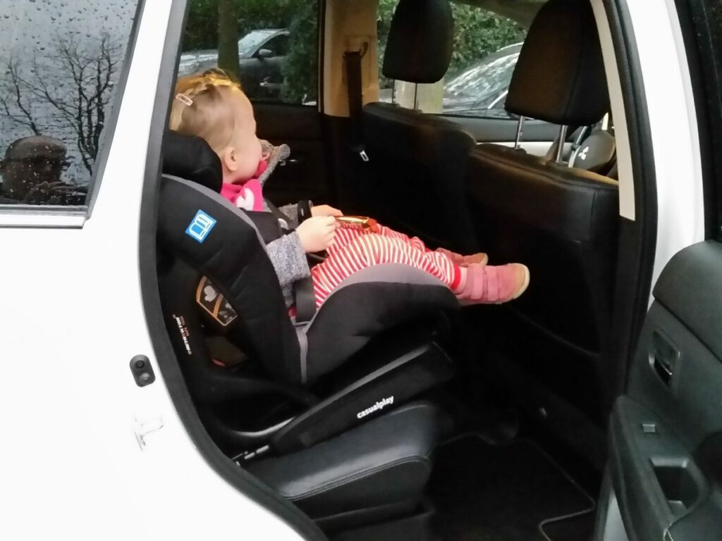 Mitsubishi Outlander Plug-in Hybrid (2014) Kindersitz