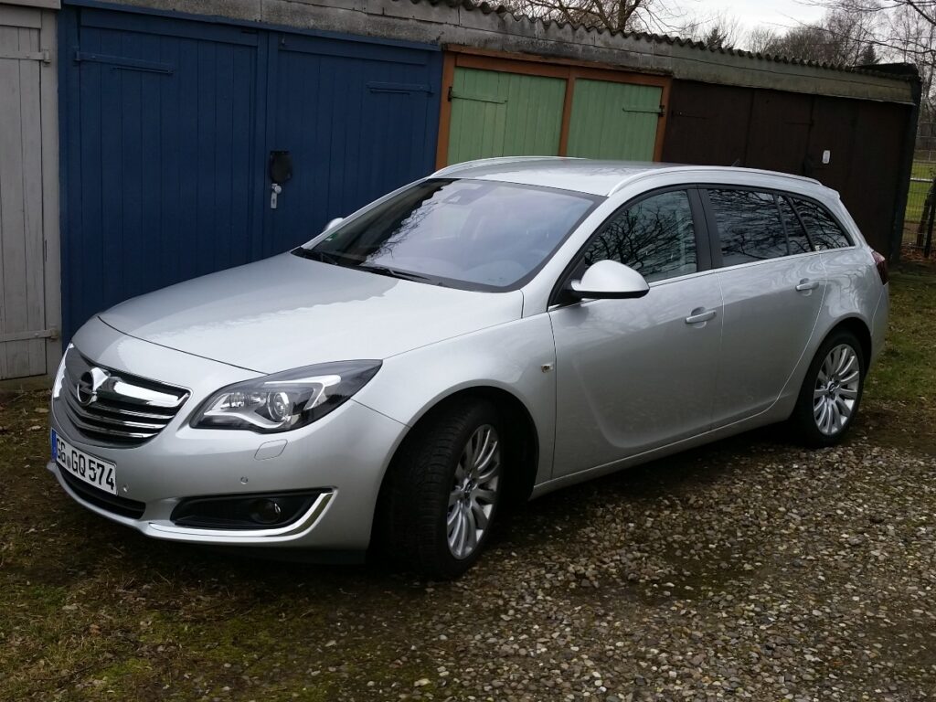 Opel Insignia Sports Tourer (2015) im Familiencheck 12 Opel Insignia Sports Tourer (2015) Seitenansicht