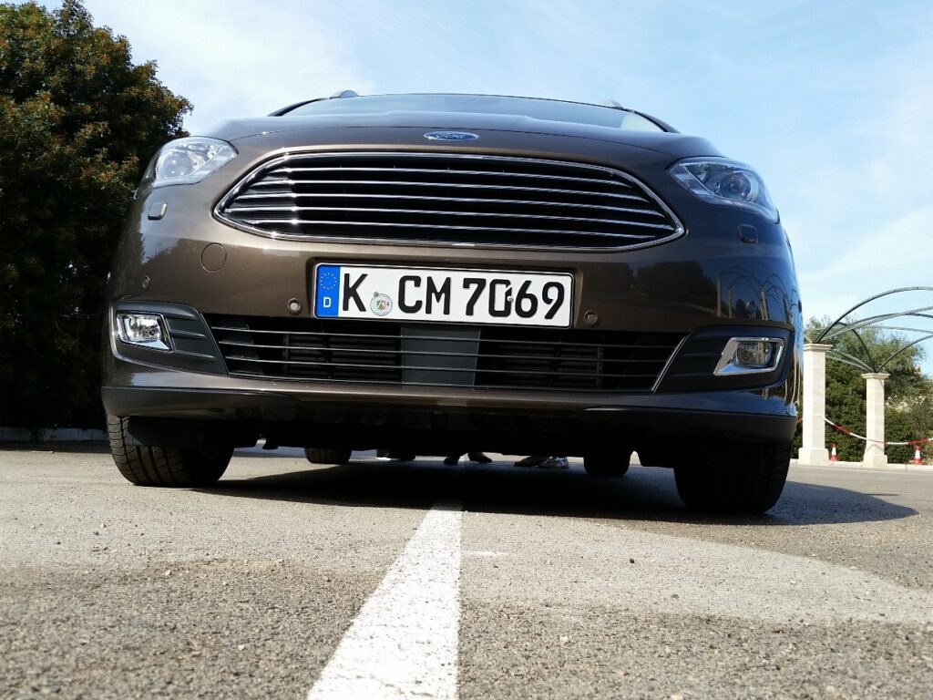 Ford C-Max (2015) Front