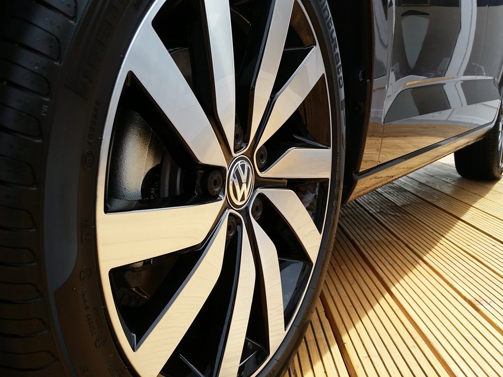 Unterwegs im VW Touran (2015) - Daddy-Check vom Minivan 4 VW Touran Felge
