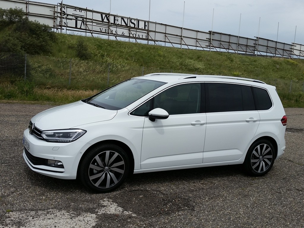 VW Touran (2015) Seitenansicht