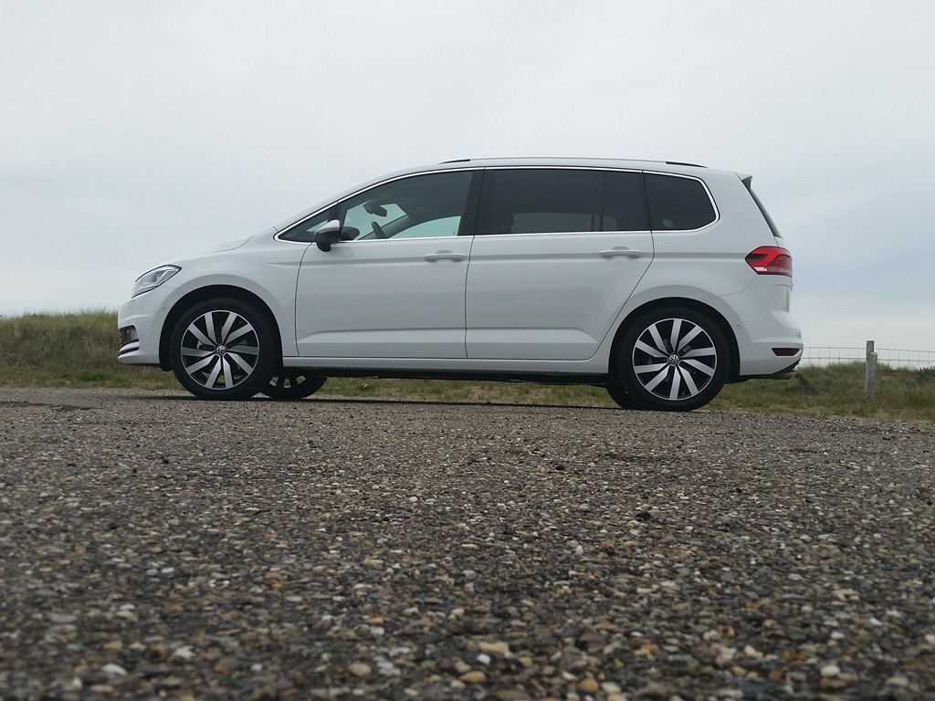 Unterwegs im VW Touran (2015) - Daddy-Check vom Minivan 14 2015 06 26 14.39.06