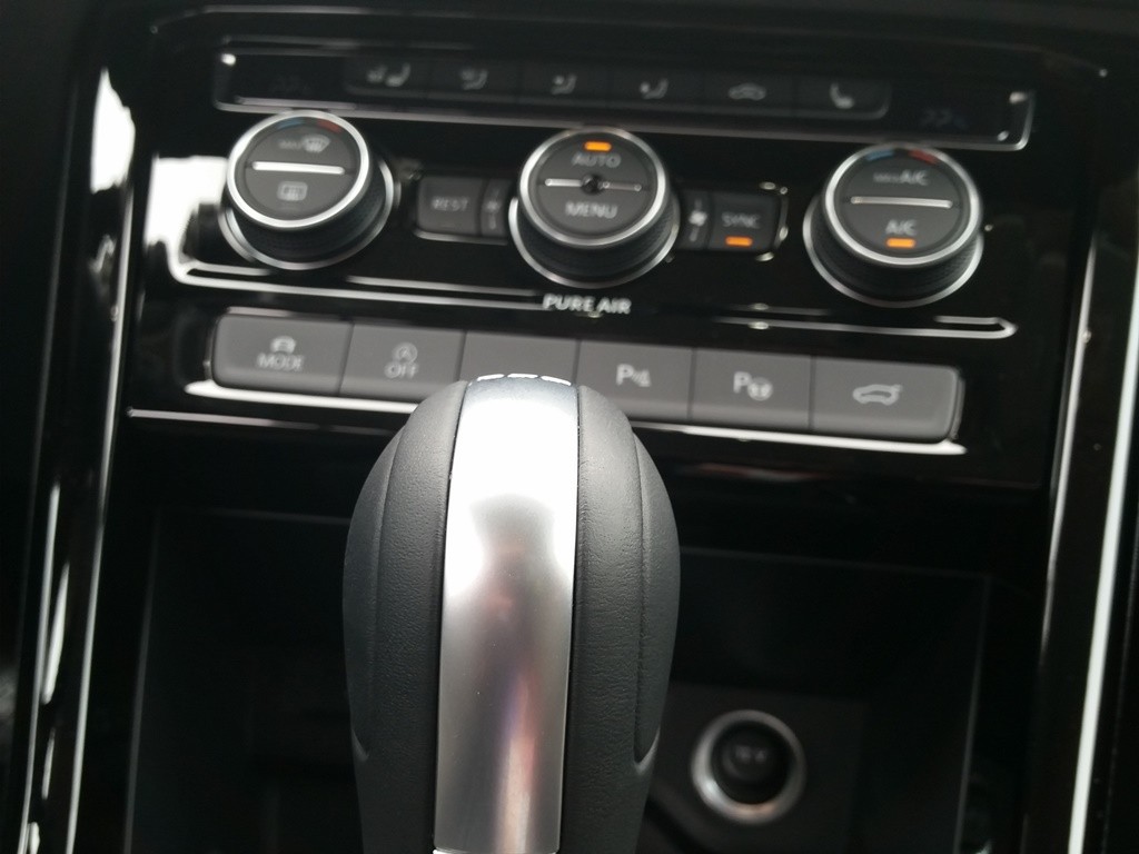 Unterwegs im VW Touran (2015) - Daddy-Check vom Minivan 6 VW Touran (2015) Instrumente