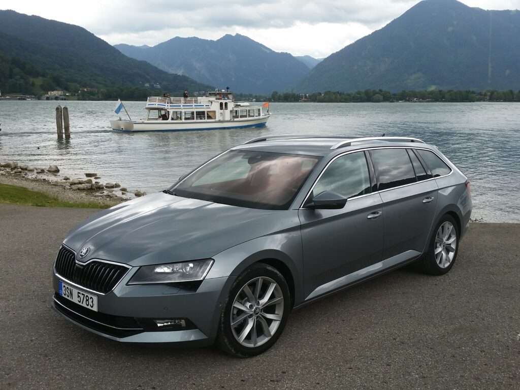 Škoda Superb Combi (2015) Seitenansicht