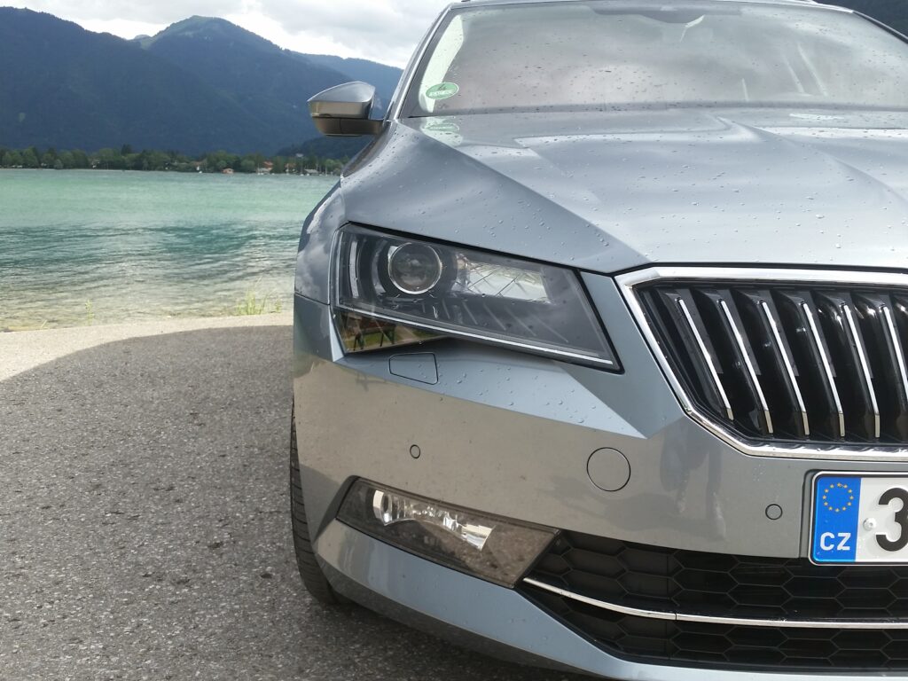 Škoda Superb Combi (2015) Scheinwerfer