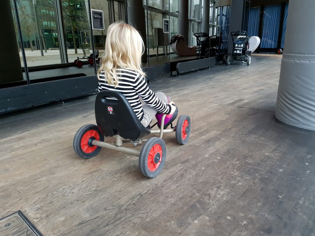 Mit Familie in der Winterwelt der Autostadt Wolfsburg 10 Autostadt Wolfsburg GoKart