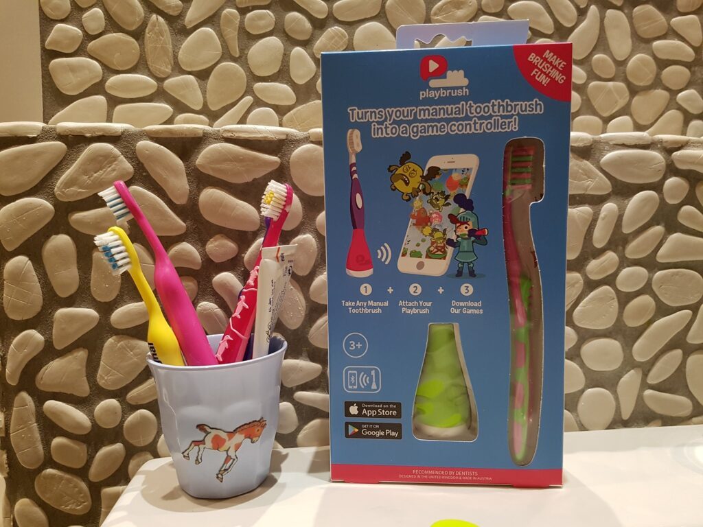 Kinder lernen Zähne putzen mit Playbrush 2 Das Playbrush System