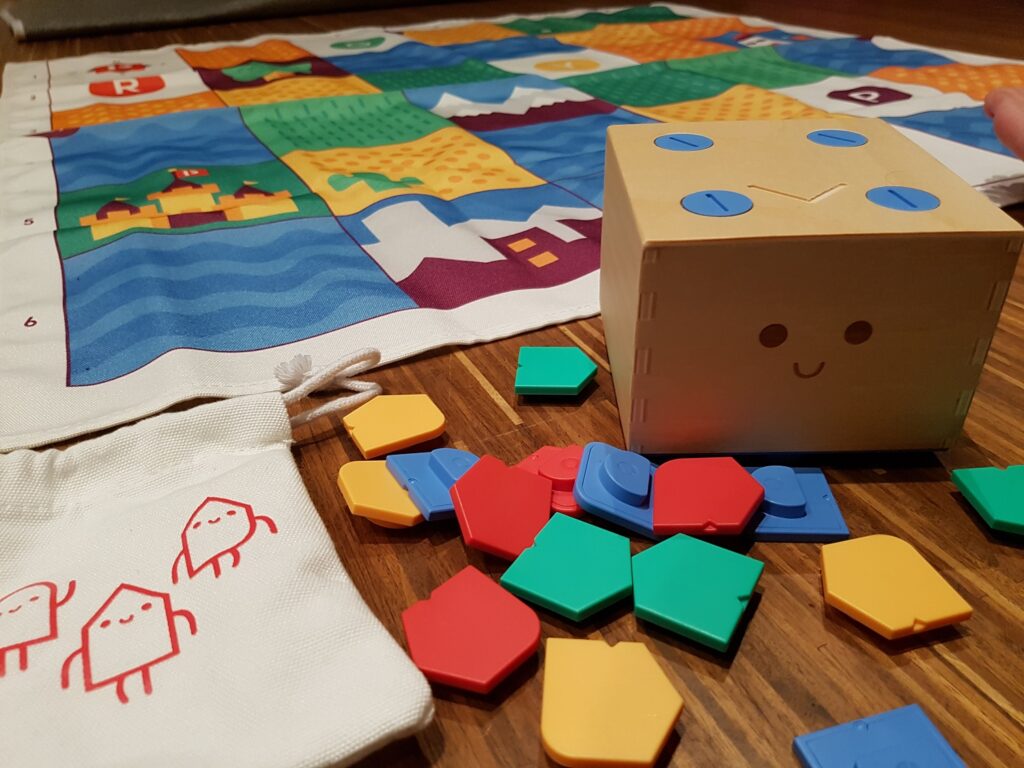 Baby Steve, Baby Marc und Baby Bill würden Cubetto spielen 7 cubetto coding programmierung Steine