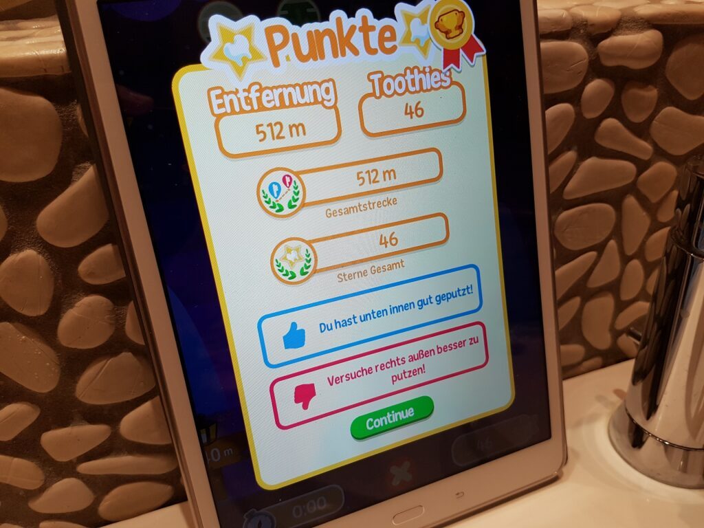 Kinder lernen Zähne putzen mit Playbrush 5 playbrush highscore