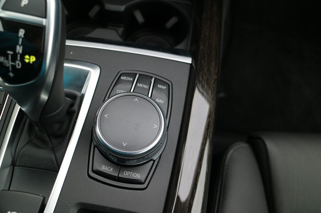 BMW X5 Familienauto Touchpad