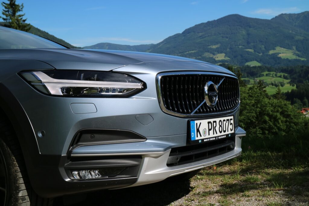 Volvo V90 Cross Country Front