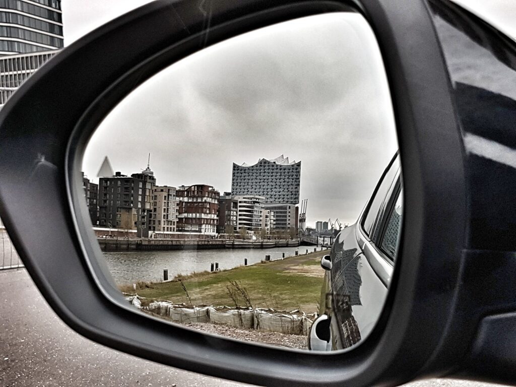 Hamburg for a day - im Alfa Romeo Stelvio (2017) von Enterprise rent-a-car 8 Enterprise Alfa Romeo Stelvio Elbphilharmonie 01