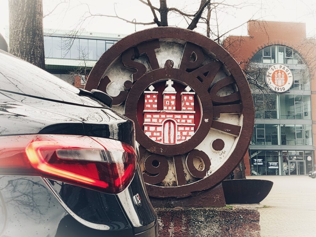 Hamburg for a day - im Alfa Romeo Stelvio (2017) von Enterprise rent-a-car 10 Enterprise Alfa Romeo Stelvio St. Pauli-01