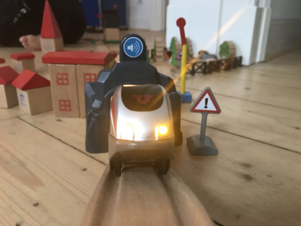 BRIO Smart Tech - die intelligente Holzeisenbahn 6 Brio Smart Tech