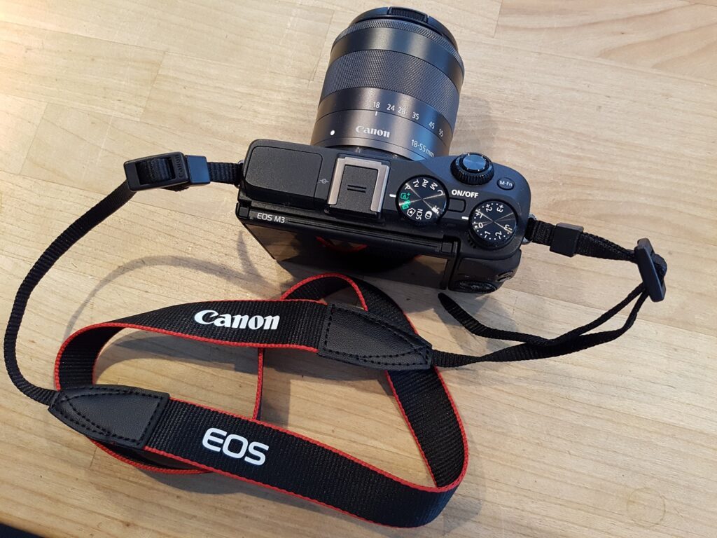 Canon EOS M3 Systemkamera Schultergurt
