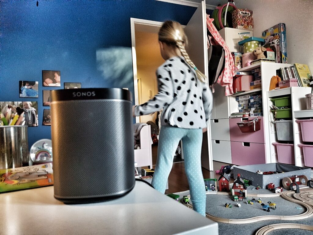 Wir brauchen Bass, Bass – Sonos für die ganze Familie 6 Sonos One Player