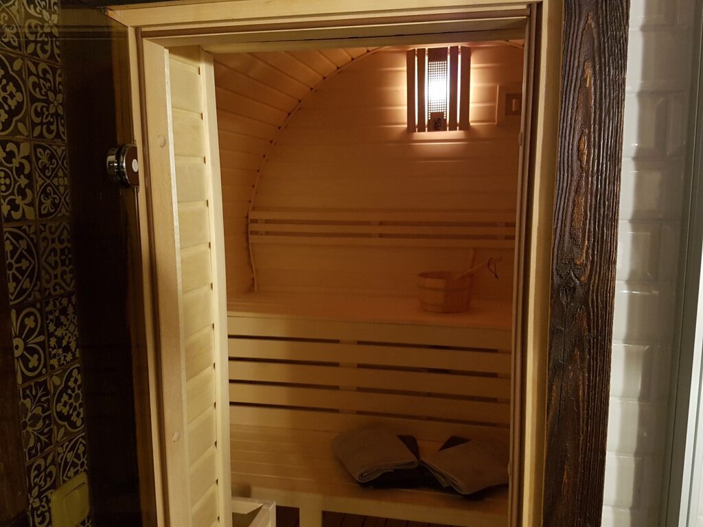 Familienzeit im Zeichen der Erdbeere - Karls Erlebnis-Dorf Rövershagen 15 Karls Erlebnis-Dorf Lieblings-Laube Sauna