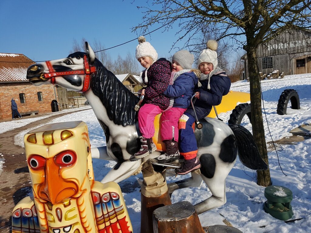 Familienzeit im Zeichen der Erdbeere - Karls Erlebnis-Dorf Rövershagen 8 Karls Erlebnis-Dorf Pferd
