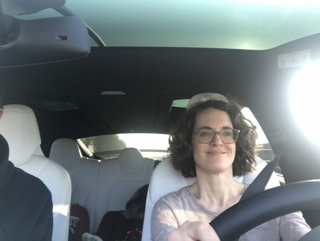 Gastautorin Anna Schütz im Tesla X Model 100 D