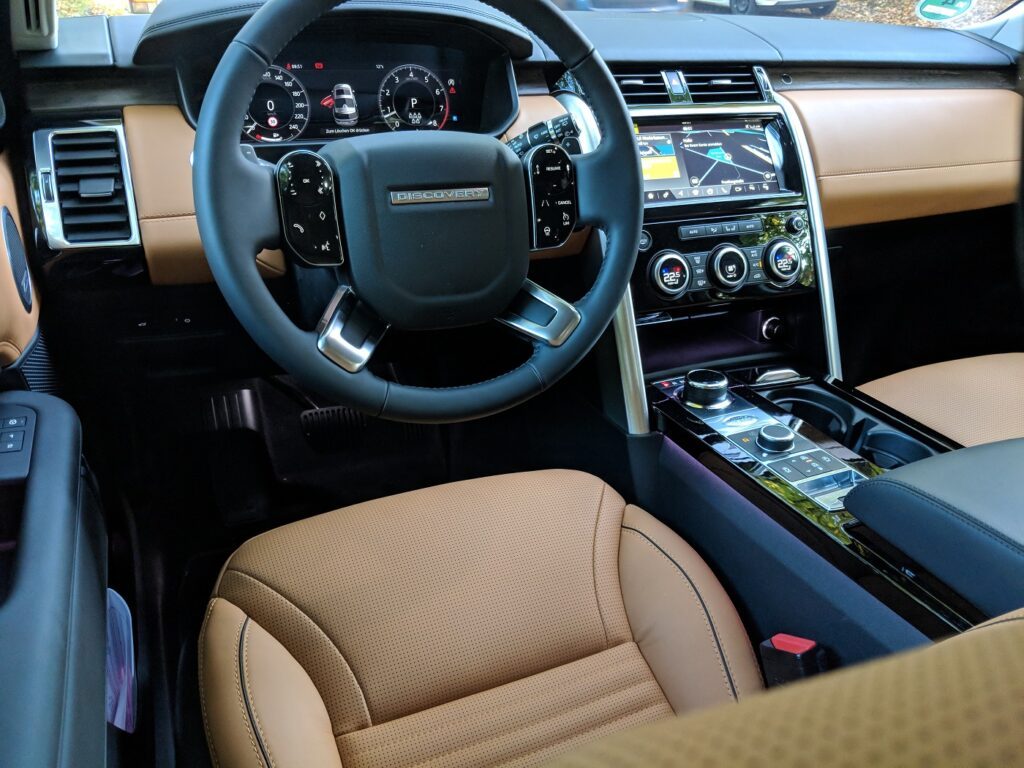 Family-SUV - der Land Rover Discovery (2018) im Daddy-Check 9 Land Rover Discovery 2018 Fahrersitz