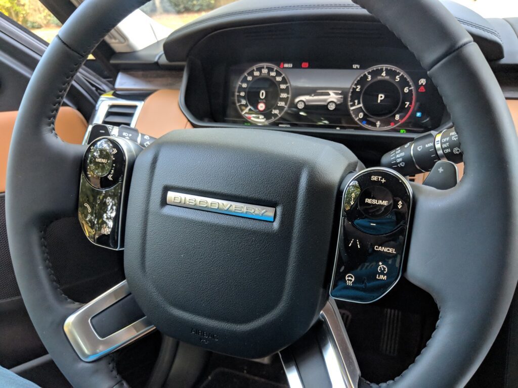 Family-SUV - der Land Rover Discovery (2018) im Daddy-Check 4 Land Rover Discovery 2018 Lenkrad