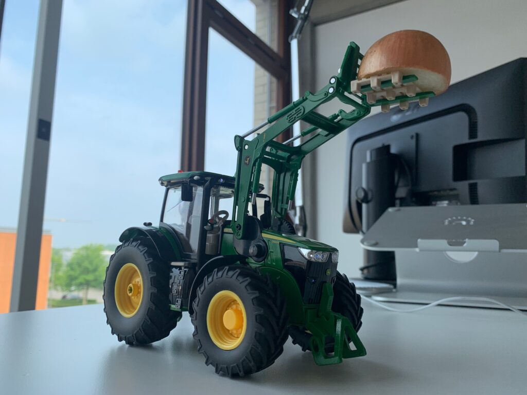 SIKU Control 32 - John Deere 7310R im Test 3 John Deere 7310R mit SIKU Control 32
