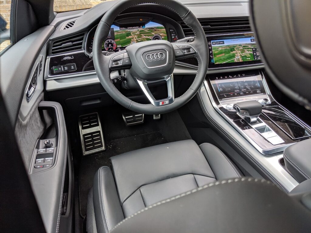 Testfahrt im Audi Q8 (2019) zum Familienurlaub nach Holland 4 Audi Q8 Fahrersitz