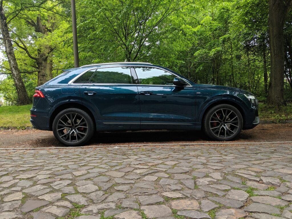 Testfahrt im Audi Q8 (2019) zum Familienurlaub nach Holland 11 Audi Q8 Seitenansicht