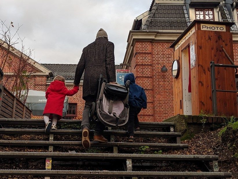 Kinderwagen Stokke Beat – Papa auf Tour 11 Stokke Beat tragen