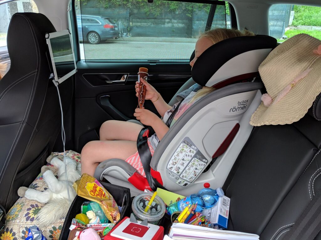 Testfahrt mit dem Škoda Kodiaq (2018) zum Gardasee 8 Kindersitz im Škoda Kodiaq