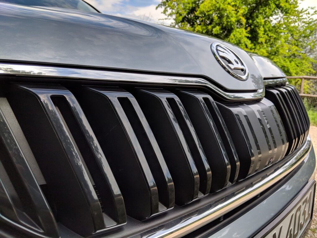 Testfahrt mit dem Škoda Kodiaq (2018) zum Gardasee 15 Škoda Kodiaq Kühlergrill