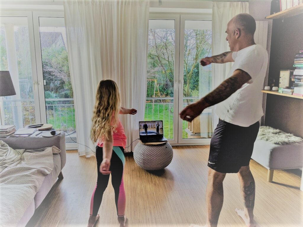 Mehr Bewegung im Familienalltag und im Kinderzimmer 7 homeschooling sport 1