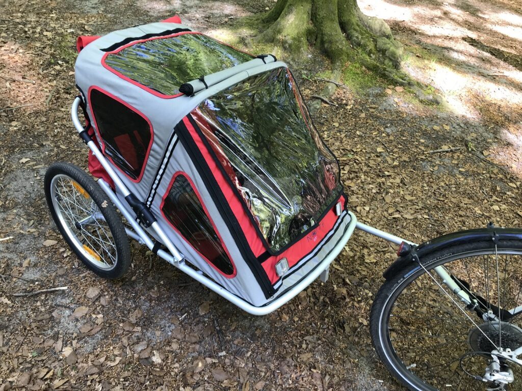 Papa-Check vom Fahrradanhänger North 13.5 Speeder 10 jollyroom north 13.5 fahrradanhänger regenschutz