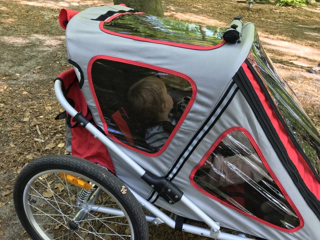 Papa-Check vom Fahrradanhänger North 13.5 Speeder 6 Unterwegs mit Kind im Fahrradanhänger North 13.5 Speeder