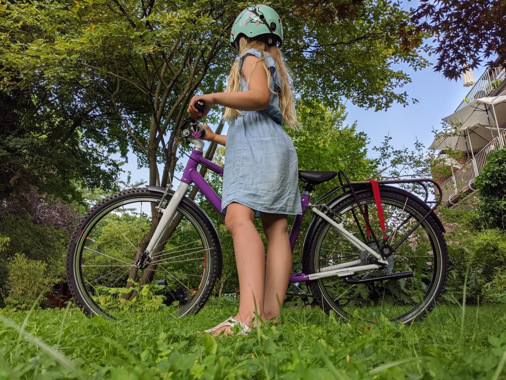 Woom 5 - Vollgas mit dem 24'' Kinderfahrrad 7 Woom 5 Lila Rad 1