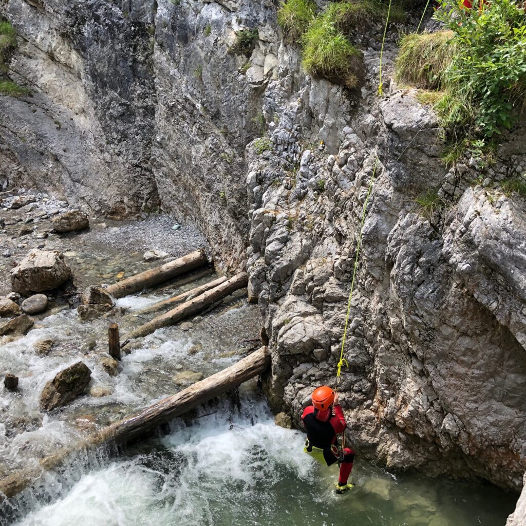 Canyoning ist eine spannende Sache für Klein und Groß