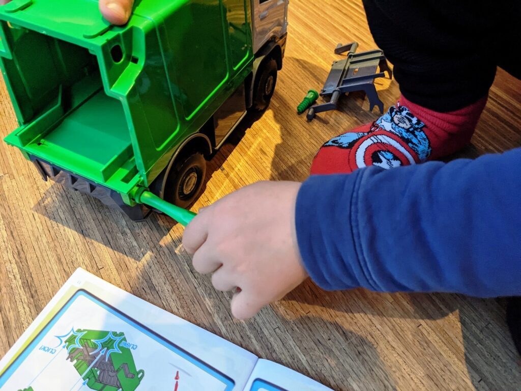 Modellbau ab 4 Jahren mit dem Revell Junior Kit 3 Revell Junior Kit Aufbau