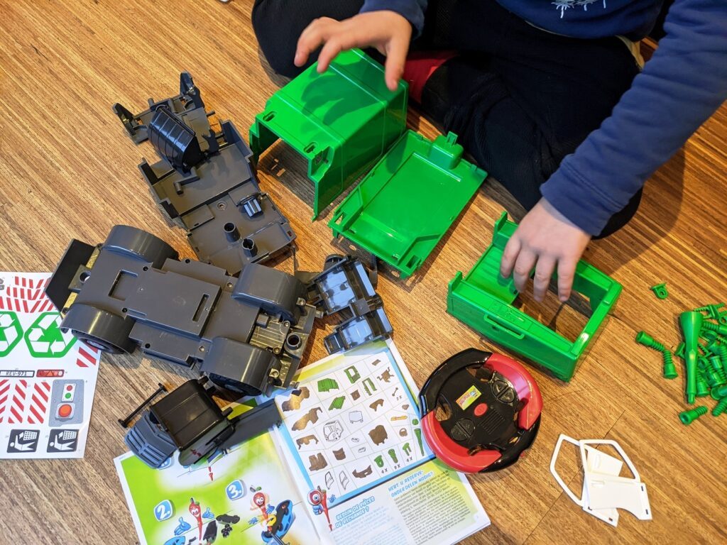Modellbau ab 4 Jahren mit dem Revell Junior Kit 5 Revell Junior Kit RC Action