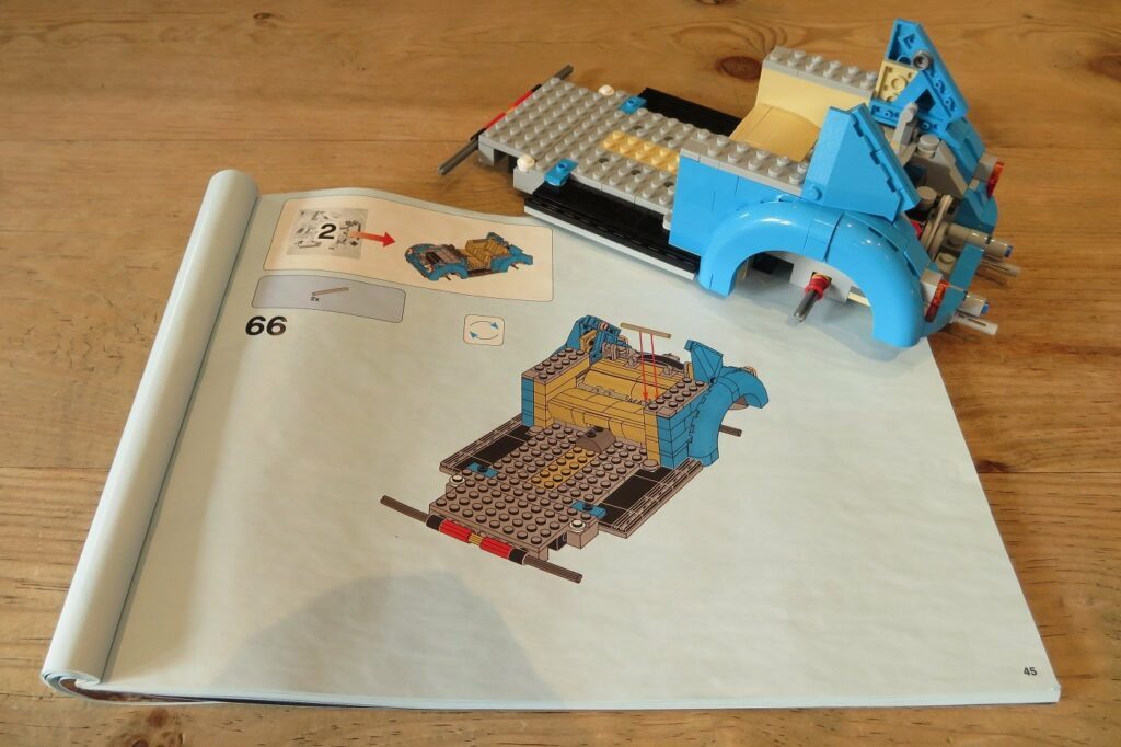 Und läuft und läuft... LEGO Creator VW Käfer 4 Lego Creator VW Kaefer Anleitung