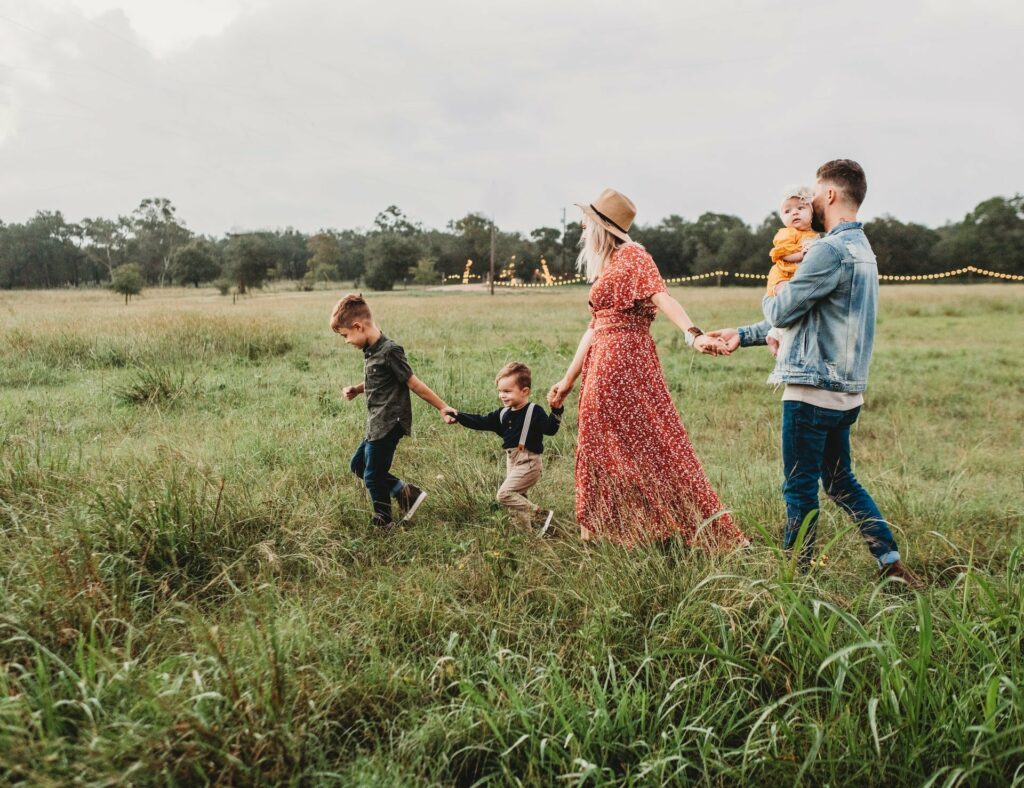 Eine Patchworkfamilie benötigt besondere Arbeit durch die Eltern