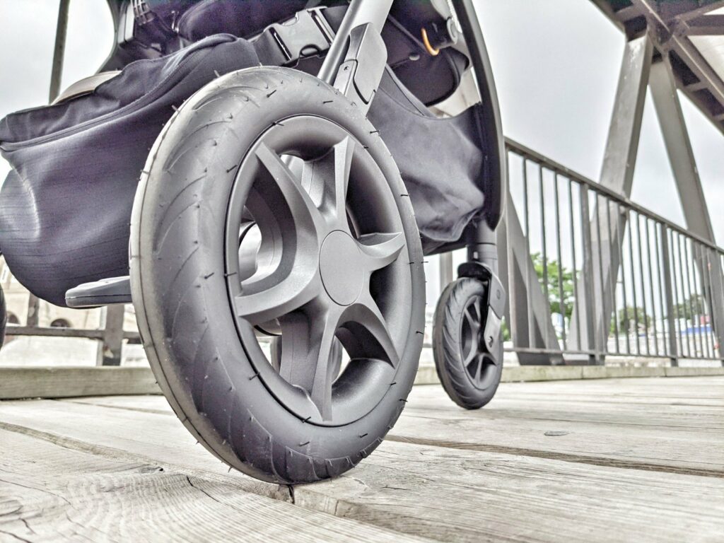 Joie Signature Finiti - der 4in1-Kinderwagen im Daddy-Check 11 Joie Signature finiti raeder