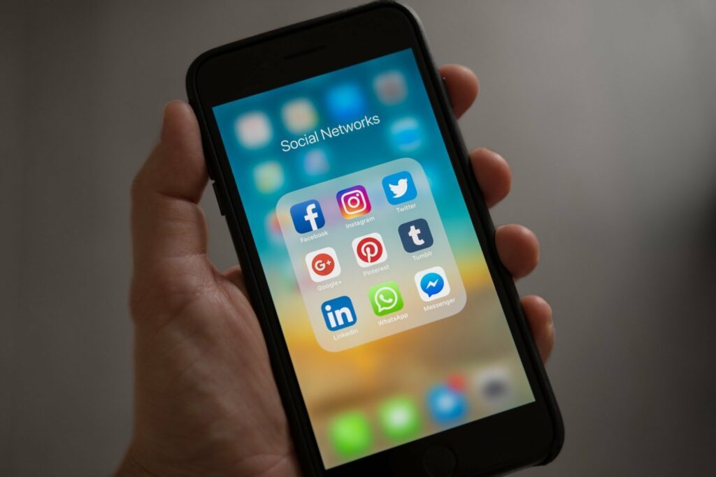 Social Media Icons auf einem Smartphone