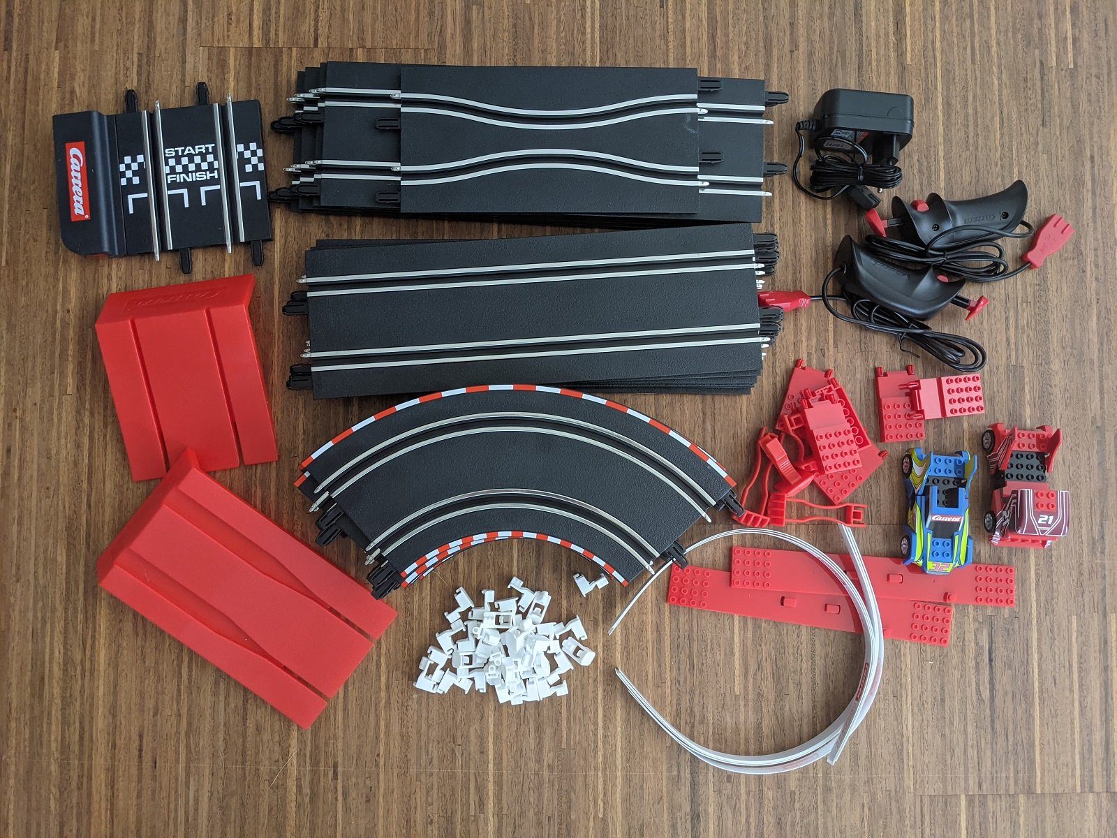 Carrera GO!!! Build 'n Race Rennstrecken Set für Kinder ab 6 Jahren & Erwachsene
