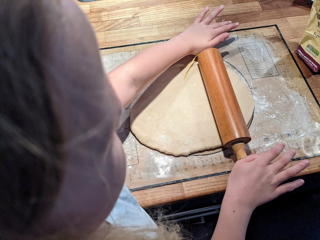 Dinkel-Franzbrötchen für die Familie gebacken
