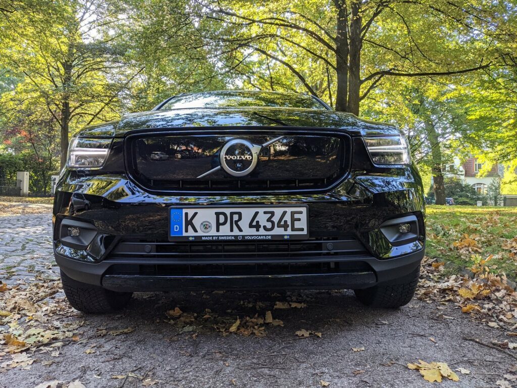 Volvo XC40 Recharge Pure Electric Front