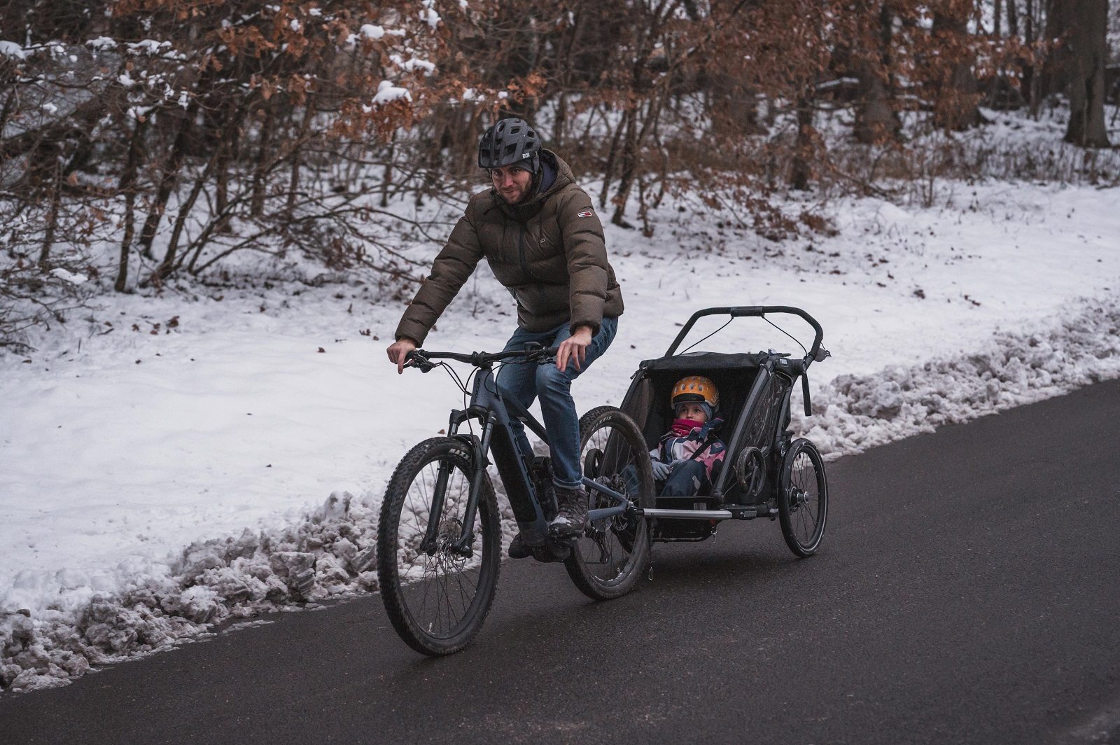 4-in-1-Anhänger: Thule Chariot Sport 2 im großen Daddy-Check 33 thule chariot sport 2 fahrradanhaenger 2
